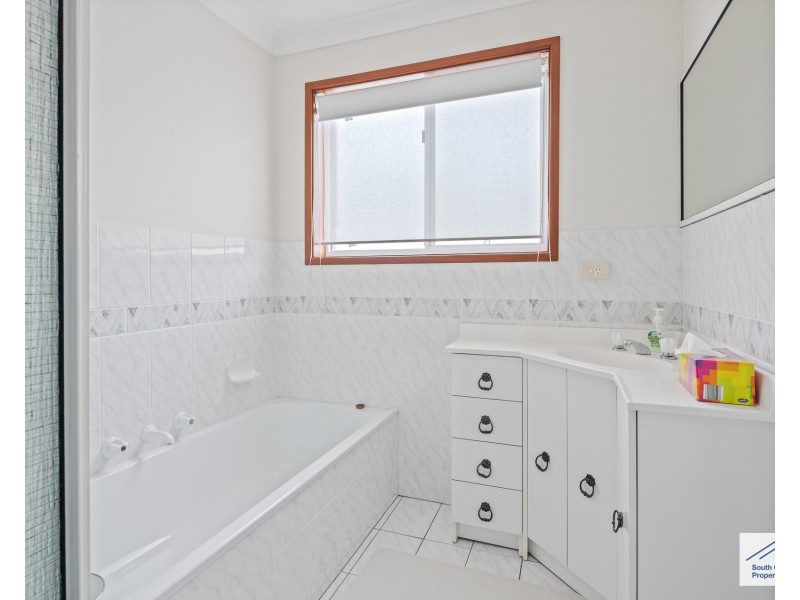 8 Yugura Street, Malua Bay NSW 2536