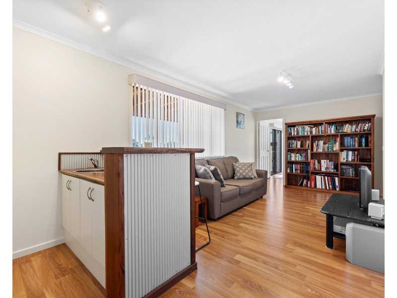 43 COOK AVENUE, Surf Beach NSW 2536