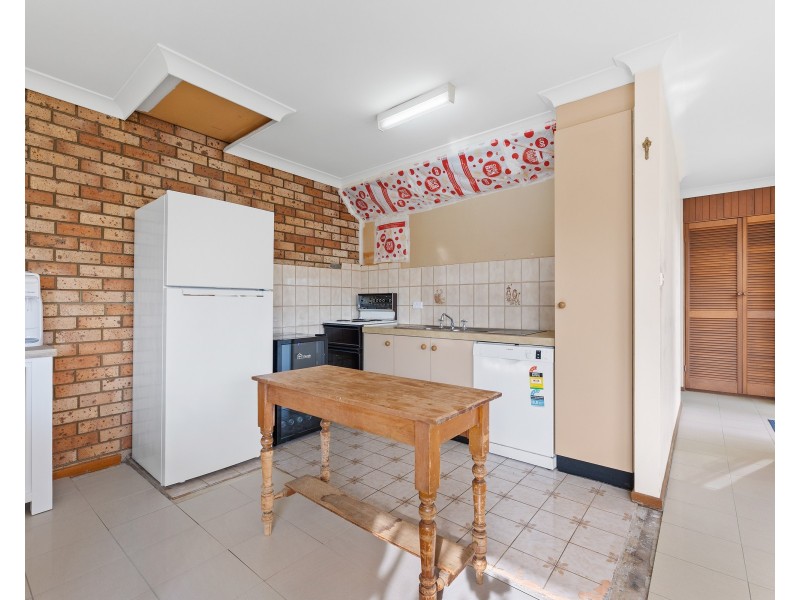 2/6 Eric Fenning Drive, Surf Beach NSW 2536