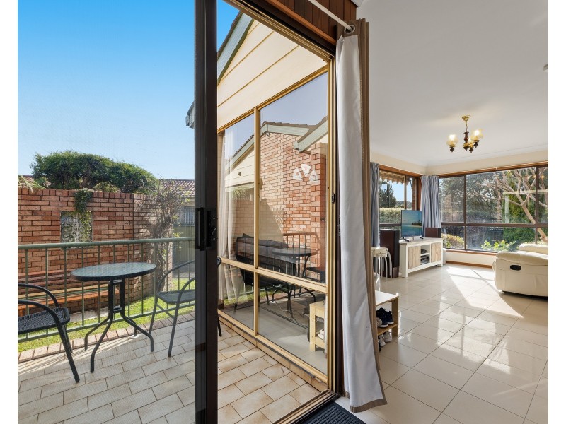 2/6 Eric Fenning Drive, Surf Beach NSW 2536