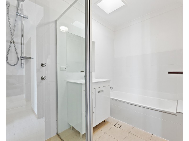 2/6 Eric Fenning Drive, Surf Beach NSW 2536