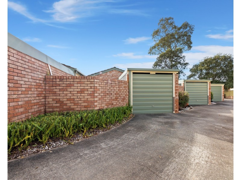 2/6 Eric Fenning Drive, Surf Beach NSW 2536