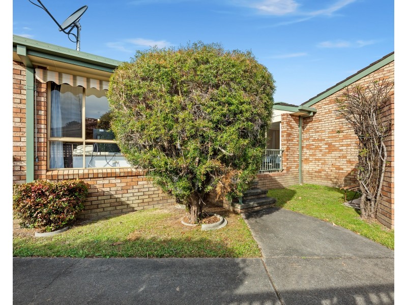 2/6 Eric Fenning Drive, Surf Beach NSW 2536