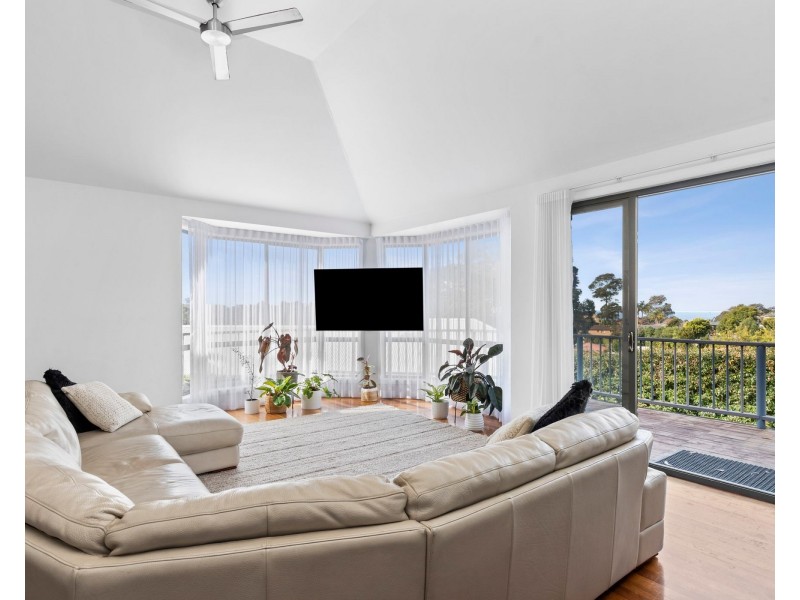 11 LAWSON PLACE, Sunshine Bay NSW 2536