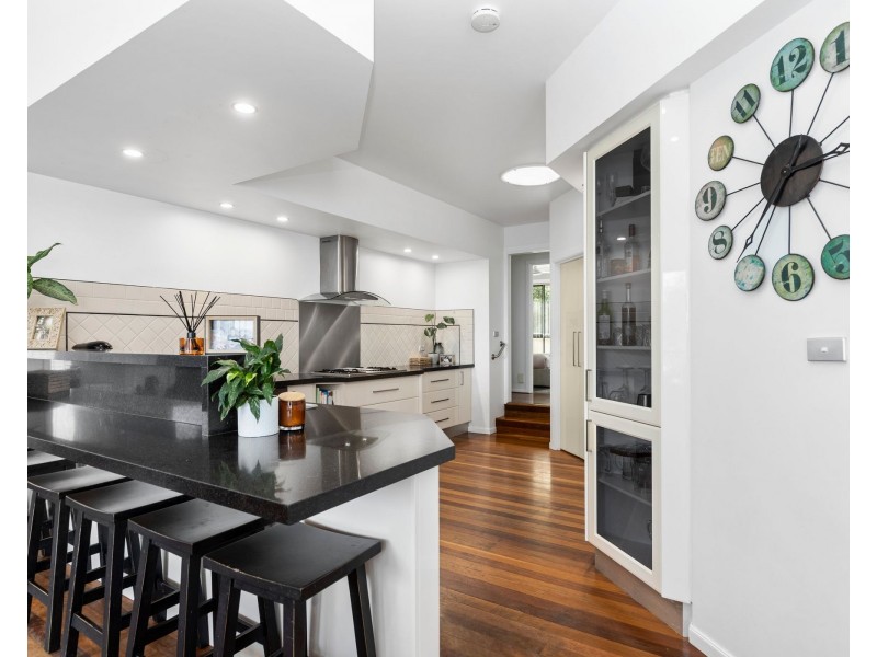 11 LAWSON PLACE, Sunshine Bay NSW 2536