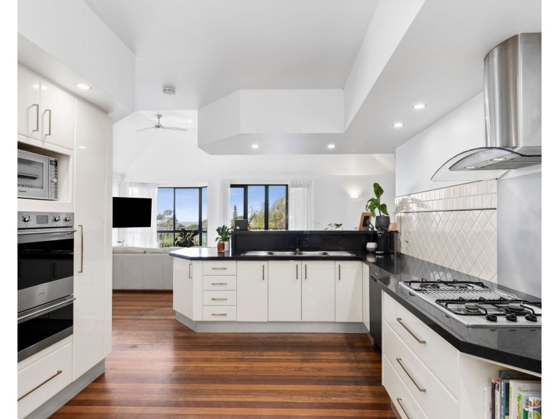 11 LAWSON PLACE, Sunshine Bay NSW 2536