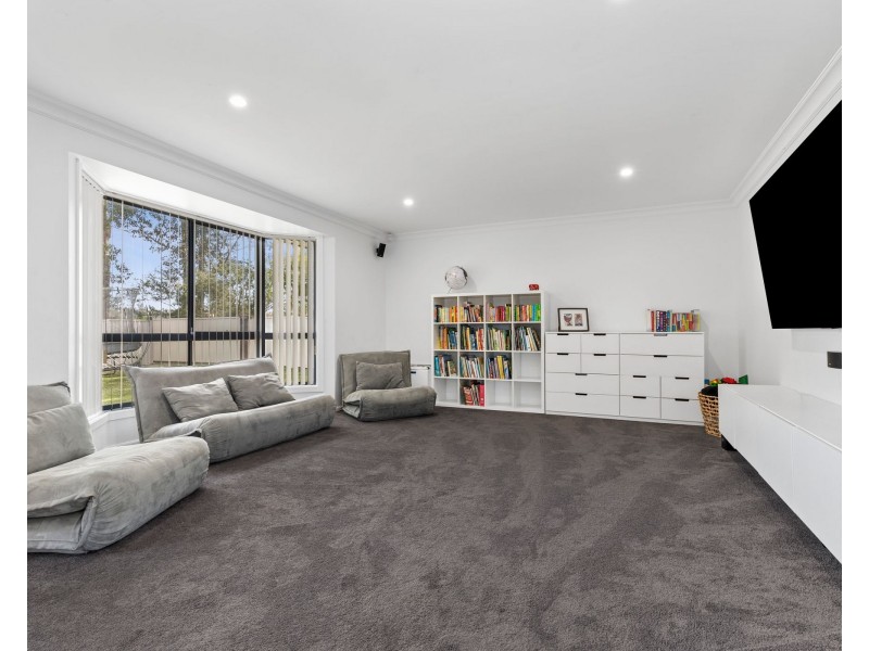11 LAWSON PLACE, Sunshine Bay NSW 2536