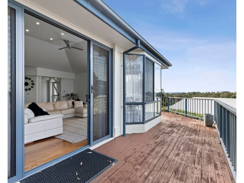 11 LAWSON PLACE, Sunshine Bay NSW 2536