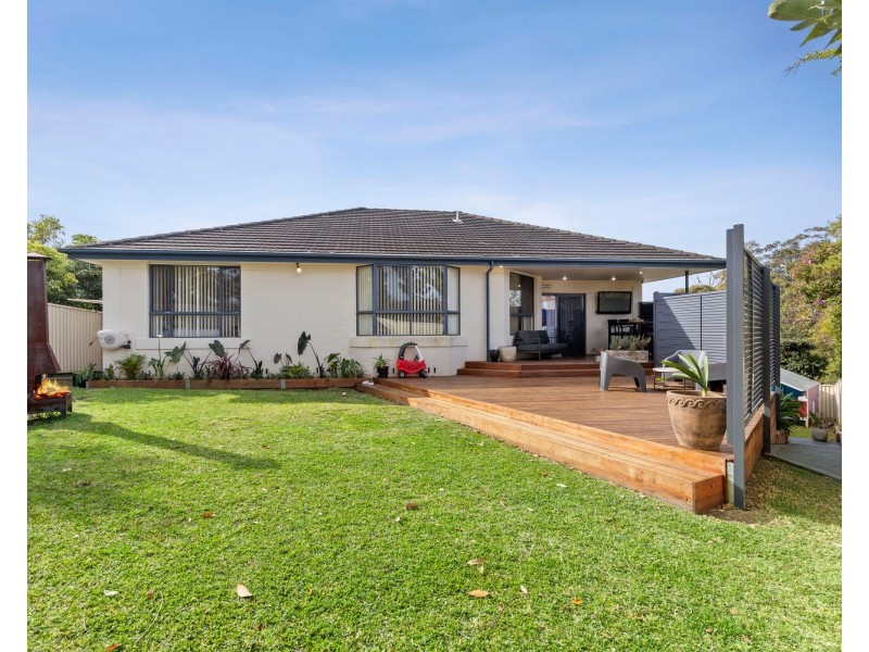 11 LAWSON PLACE, Sunshine Bay NSW 2536