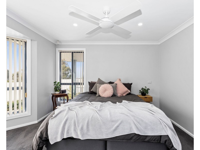 11 LAWSON PLACE, Sunshine Bay NSW 2536