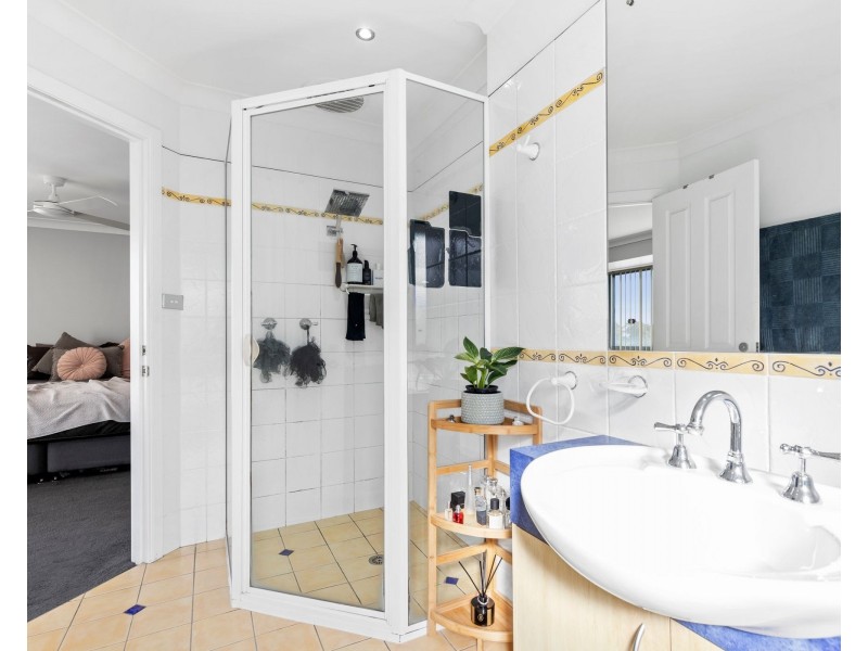 11 LAWSON PLACE, Sunshine Bay NSW 2536