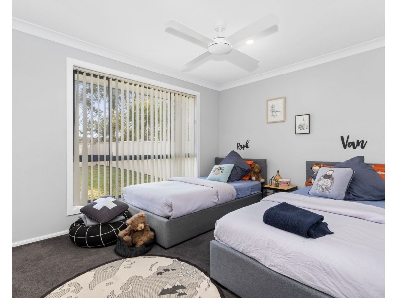 11 LAWSON PLACE, Sunshine Bay NSW 2536