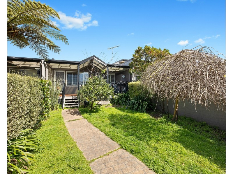 2/16-18 Peter Crescent, Batehaven NSW 2536