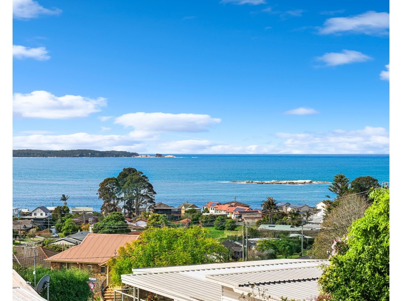 9 Ocean Road, Batehaven NSW 2536