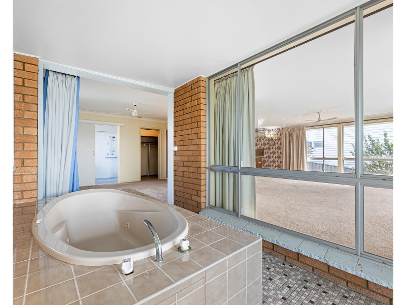 9 Ocean Road, Batehaven NSW 2536