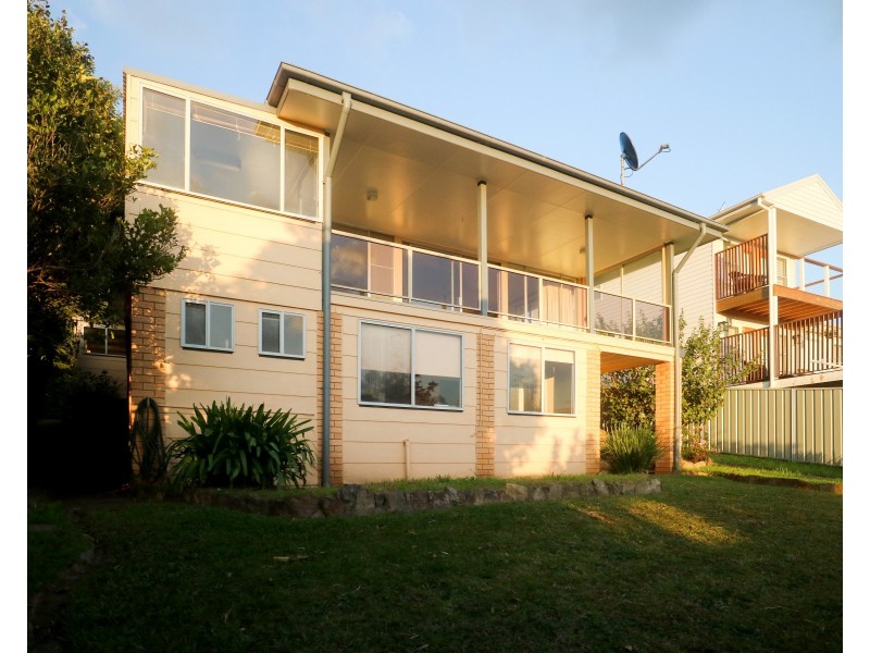 9 Ocean Road, Batehaven NSW 2536