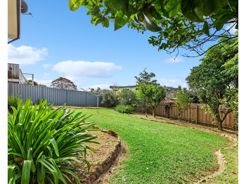 9 Ocean Road, Batehaven NSW 2536