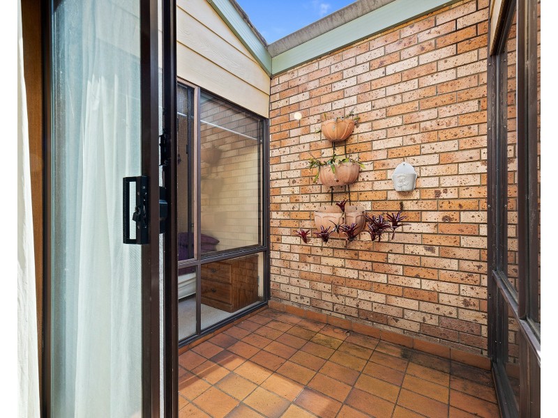 4/6 Eric Fenning Drive, Surf Beach NSW 2536