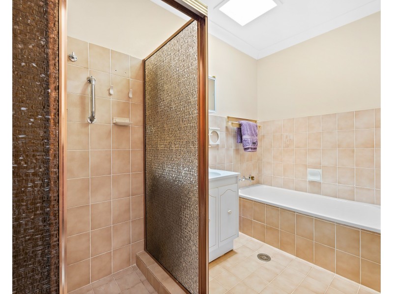 4/6 Eric Fenning Drive, Surf Beach NSW 2536