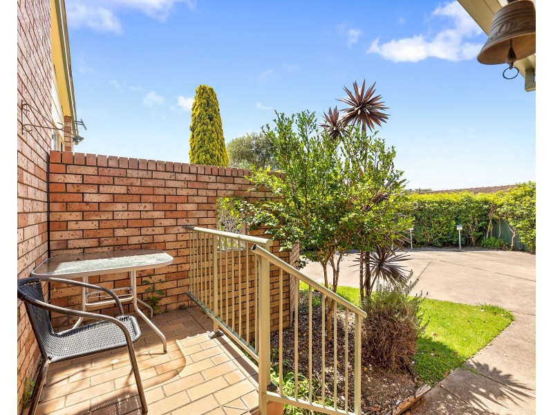 4/6 Eric Fenning Drive, Surf Beach NSW 2536