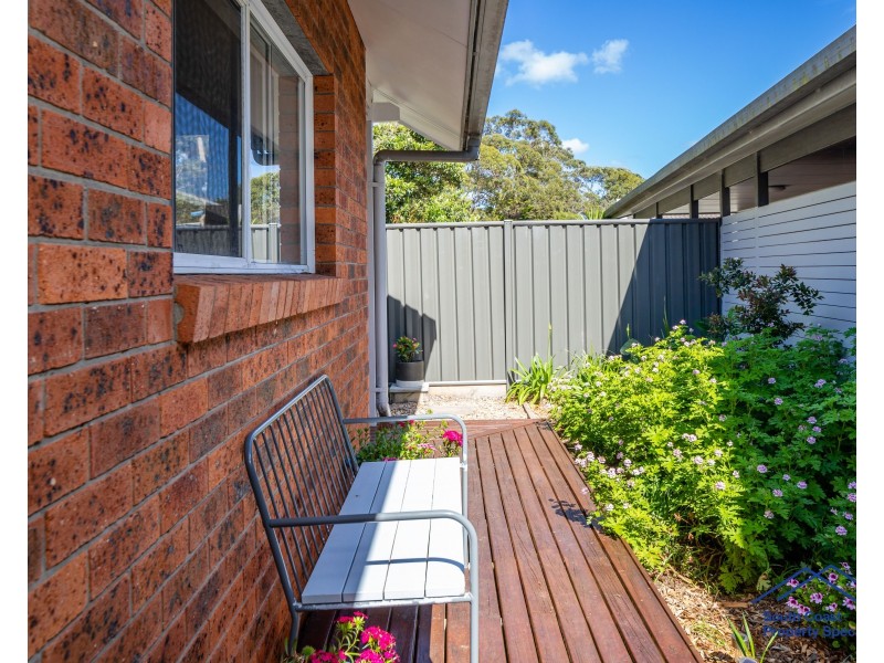 13 Larmer Close, Broulee NSW 2537