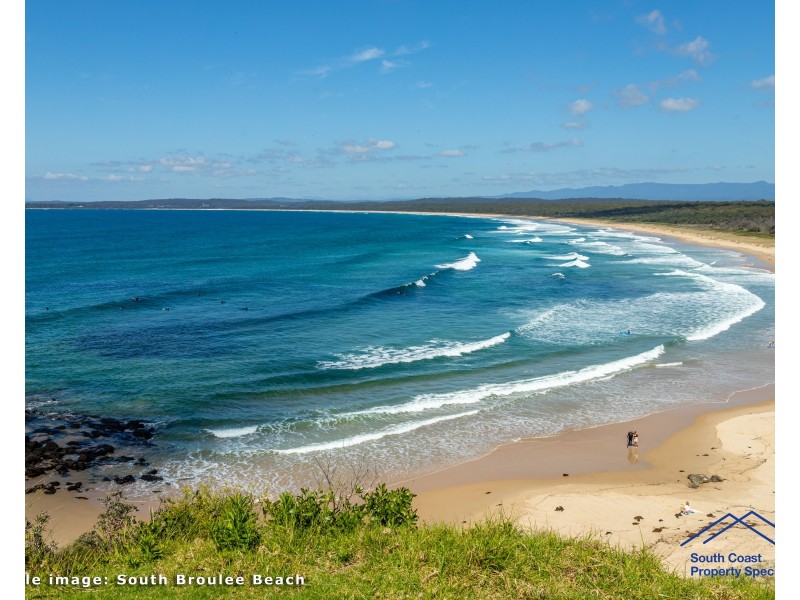 13 Larmer Close, Broulee NSW 2537