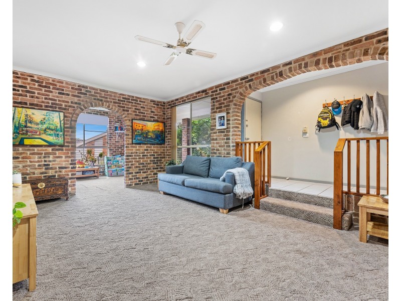 4 Eyre Place, Sunshine Bay NSW 2536