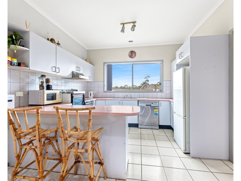 4 Eyre Place, Sunshine Bay NSW 2536