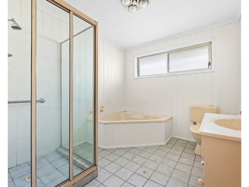 4 Eyre Place, Sunshine Bay NSW 2536