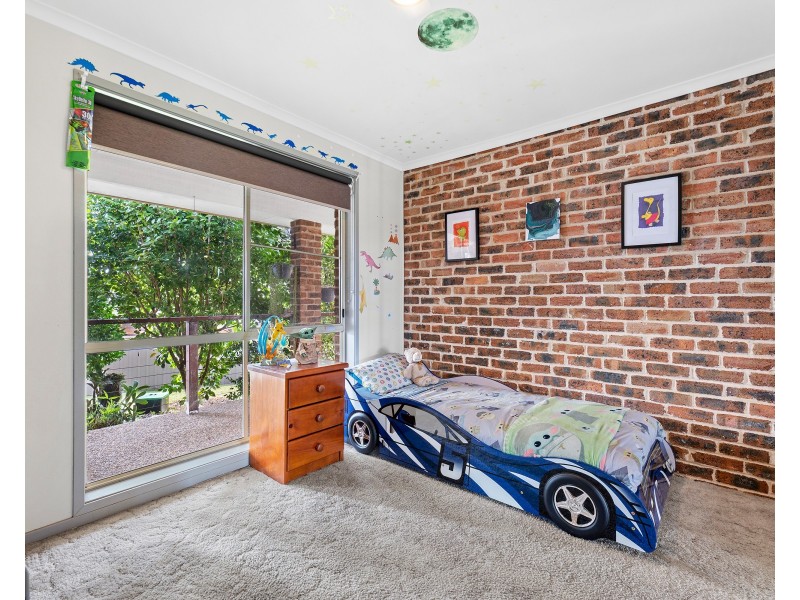 4 Eyre Place, Sunshine Bay NSW 2536