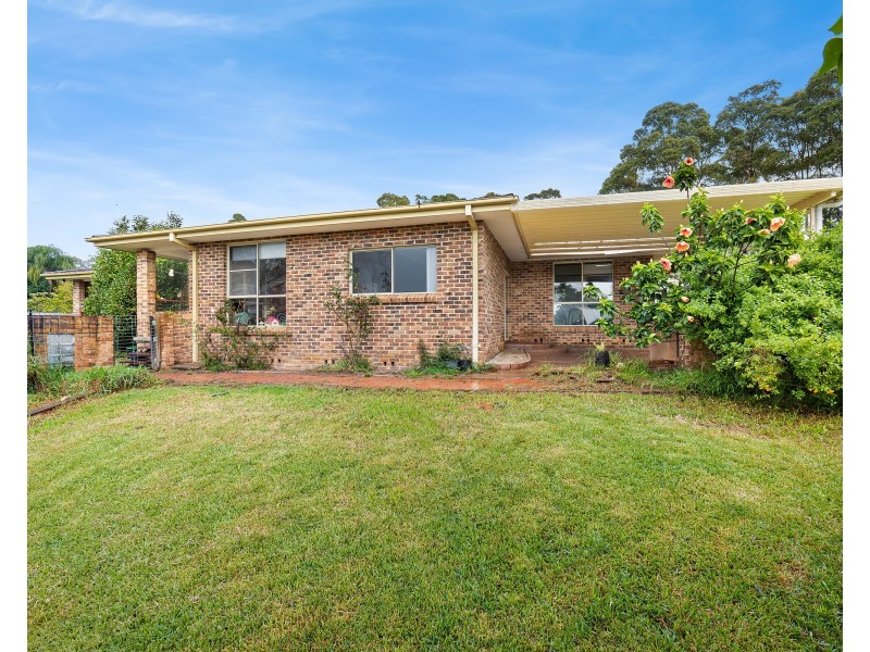 4 Eyre Place, Sunshine Bay NSW 2536