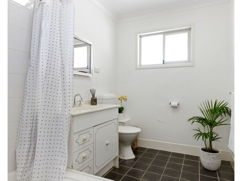 22 Dolphin Avenue, Batemans Bay NSW 2536