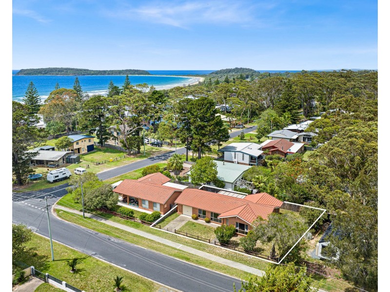 10 Train Street, Broulee NSW 2537