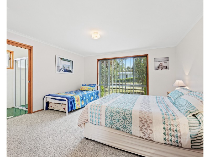 10 Train Street, Broulee NSW 2537