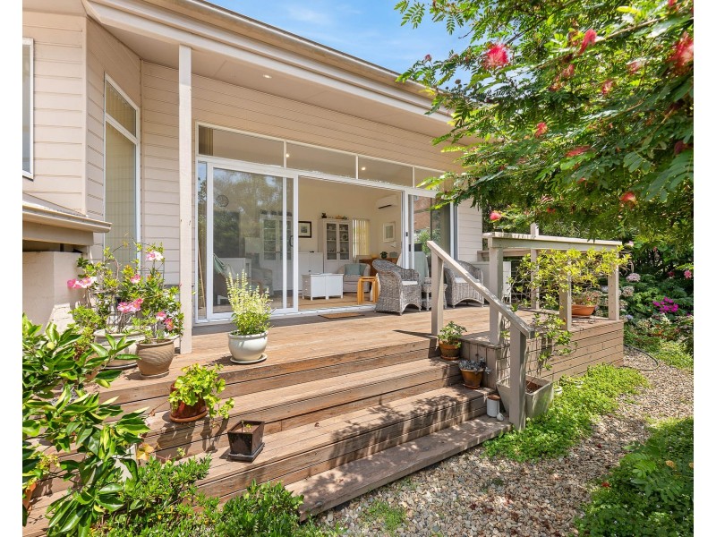 52 Tallawang Ave, Malua Bay NSW 2536