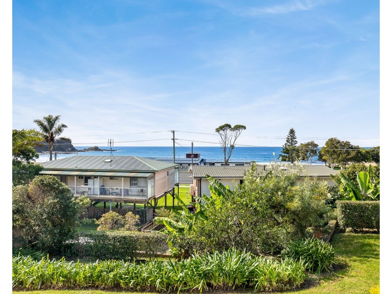 14 Moorong Crescent, Malua Bay NSW 2536