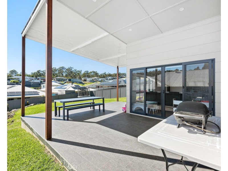 92 SYLVAN STREET, Malua Bay NSW 2536