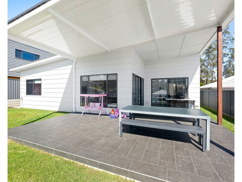 92 SYLVAN STREET, Malua Bay NSW 2536