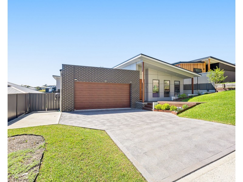 92 SYLVAN STREET, Malua Bay NSW 2536