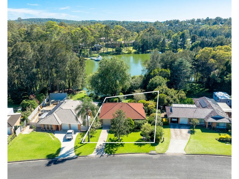 15 Lincoln Crescent, North Batemans Bay NSW 2536