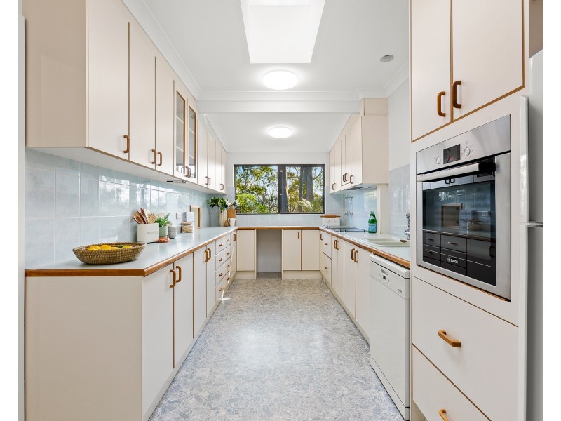 10 Beechwood Court, Sunshine Bay NSW 2536