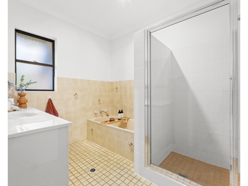 10 Beechwood Court, Sunshine Bay NSW 2536