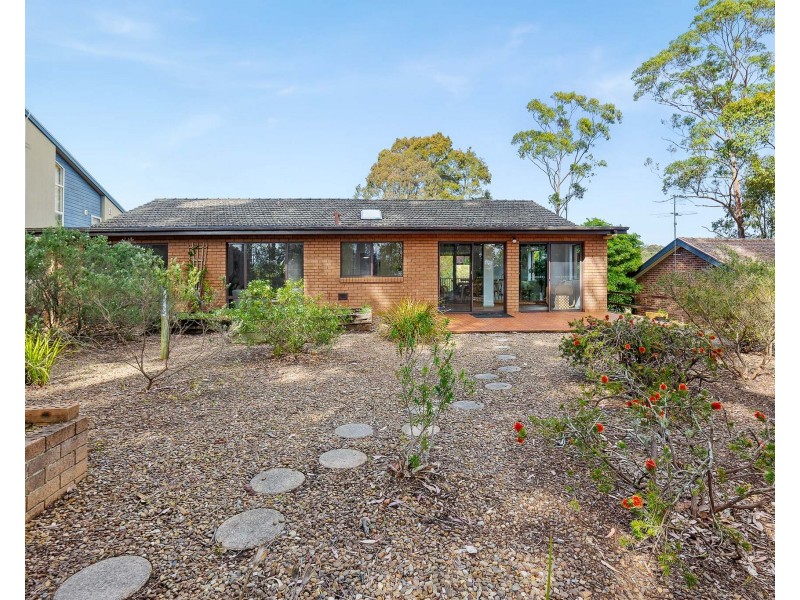 10 Beechwood Court, Sunshine Bay NSW 2536