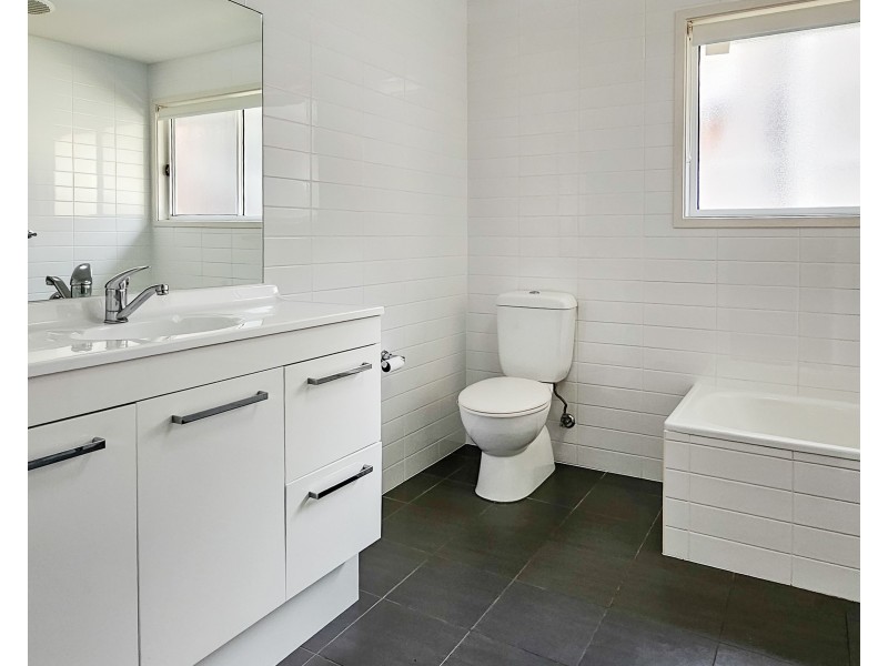 8B Elandra Place, Malua Bay NSW 2536