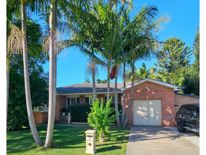 12 Foam Street, Surfside NSW 2536