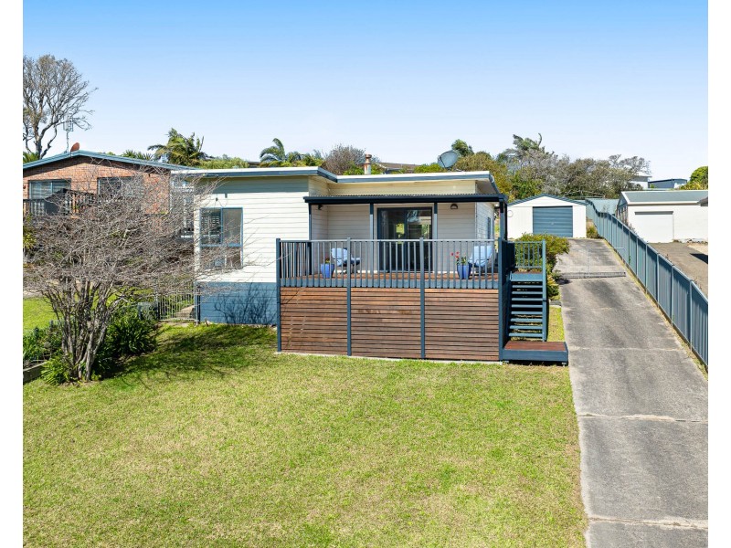 7 Iluka Avenue, Malua Bay NSW 2536