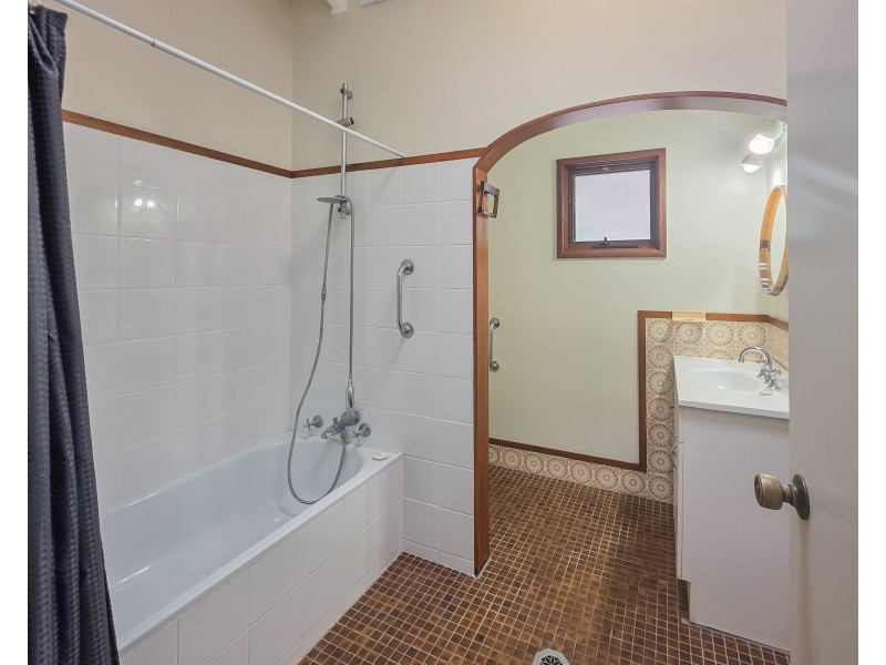 5 Burrawang Crescent, Sunshine Bay NSW 2536