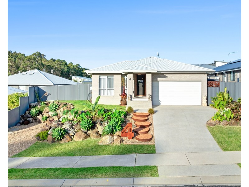 4 MCKENZIES CRESCENT, Malua Bay NSW 2536