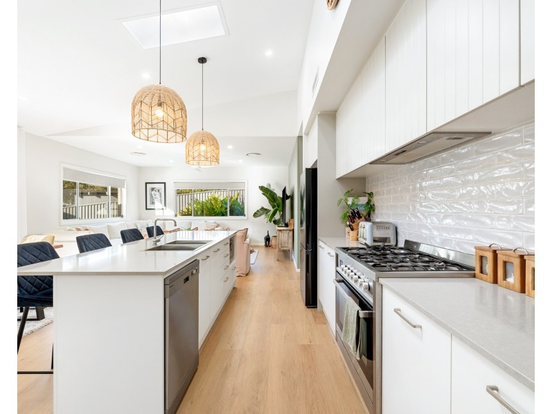 4 MCKENZIES CRESCENT, Malua Bay NSW 2536