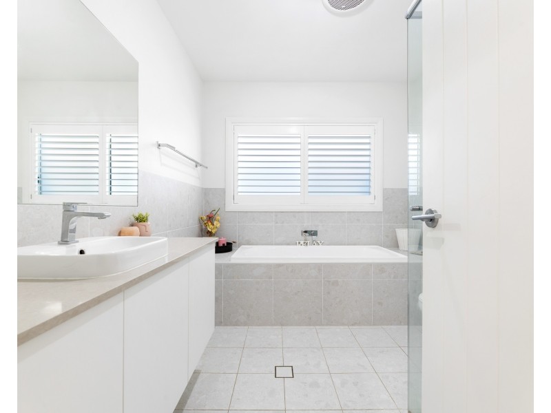 4 MCKENZIES CRESCENT, Malua Bay NSW 2536